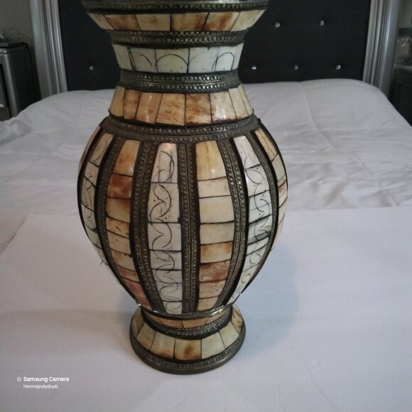 Vtg. Handcrafted Mid-20th Century Copper, Brass Inlaid Camel Bone Moroccan Vase - Picture 4 of 4
